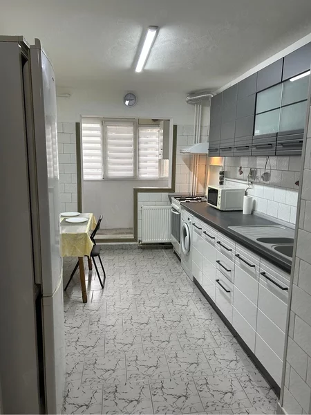 Crangasi, apartament cu 4 camere, 5 min. pana la metrou,